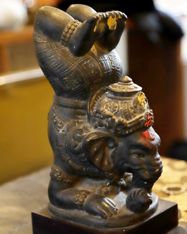 house of om idol